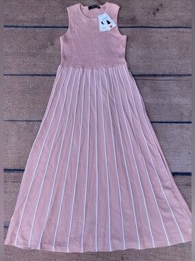 Zesica pink and white princess swing knit twirly maxi NWT